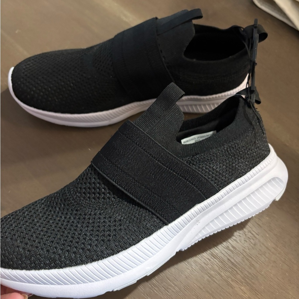 Men's Athletic Works Slip-On Knit Athletic Shoes - Black Sz 8.5 - Picture 2 of 6